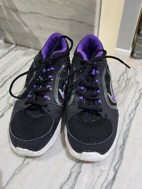 Nike Black and Purple Women's Athletic Traing Sneakers